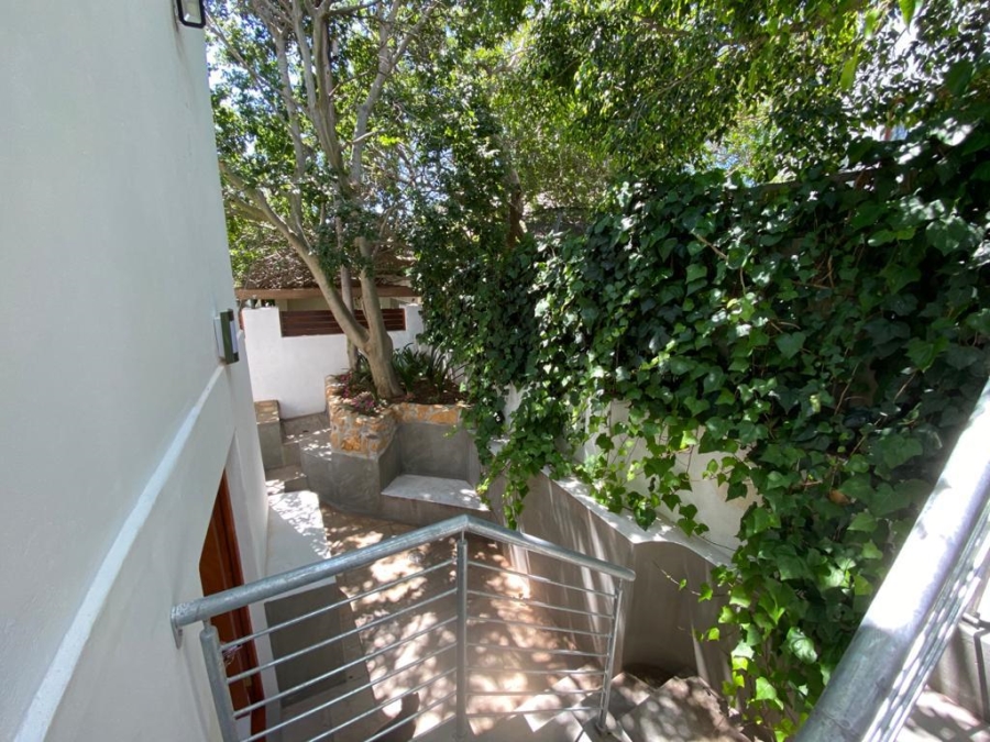 3 Bedroom Property for Sale in Vredehoek Western Cape